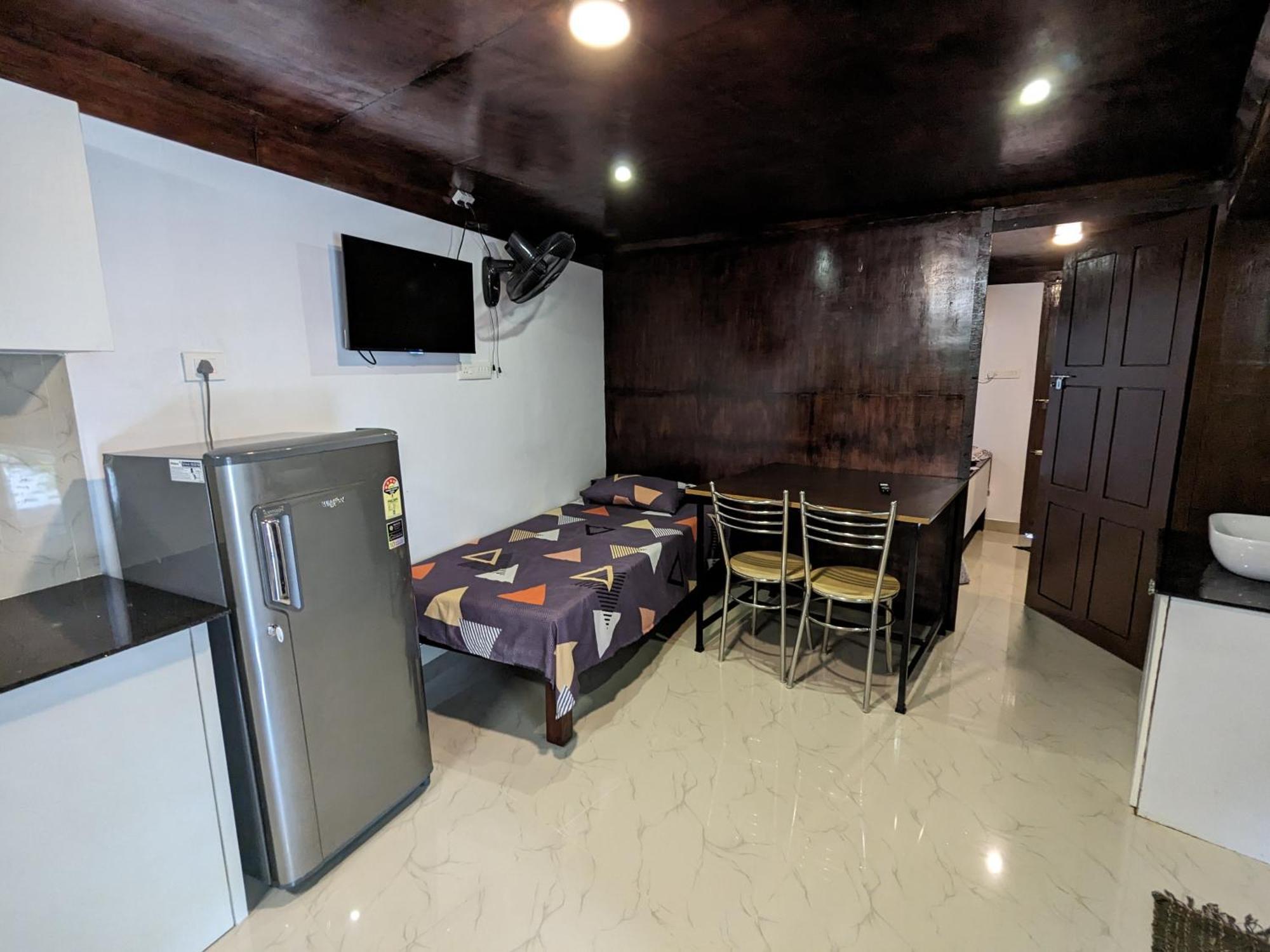 Budget Home Kochi Luaran gambar