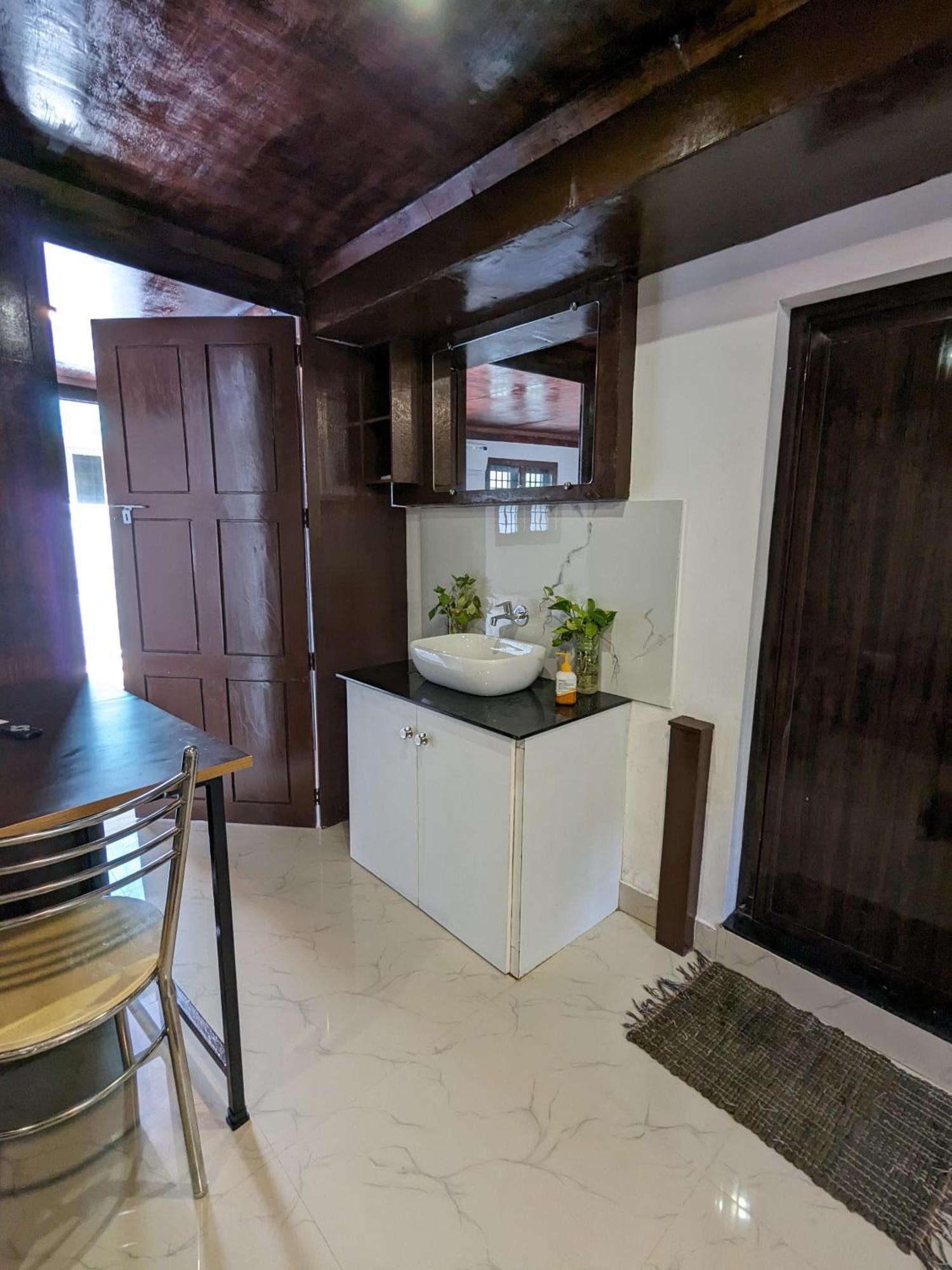 Budget Home Kochi Luaran gambar