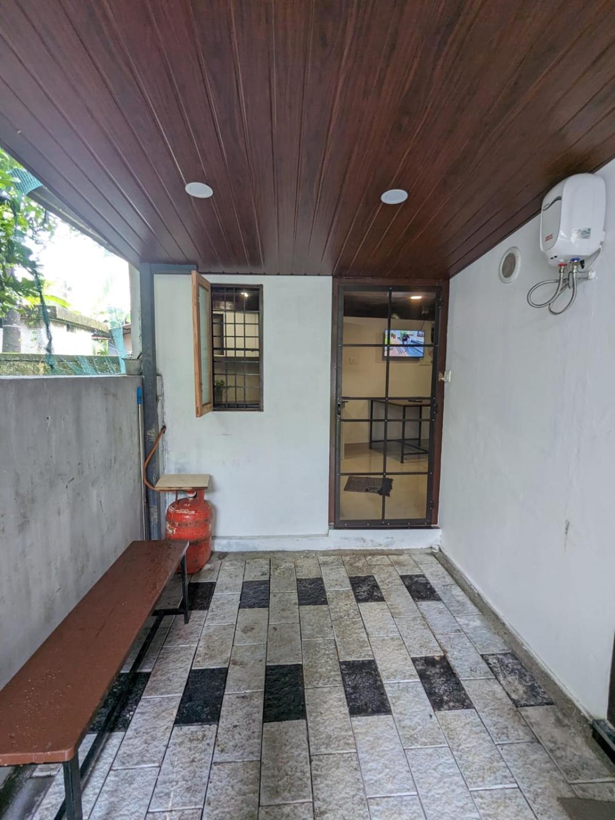 Budget Home Kochi Luaran gambar