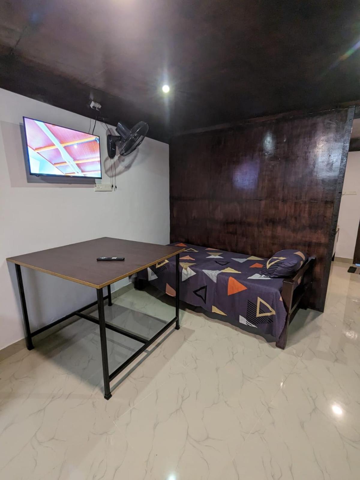Budget Home Kochi Luaran gambar