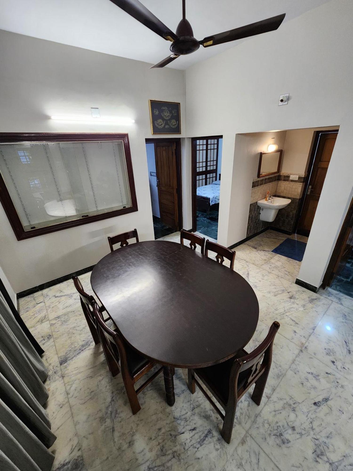 Budget Home Kochi Luaran gambar