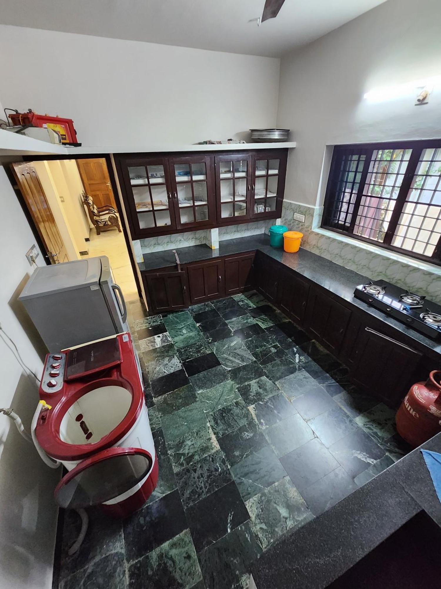 Budget Home Kochi Luaran gambar