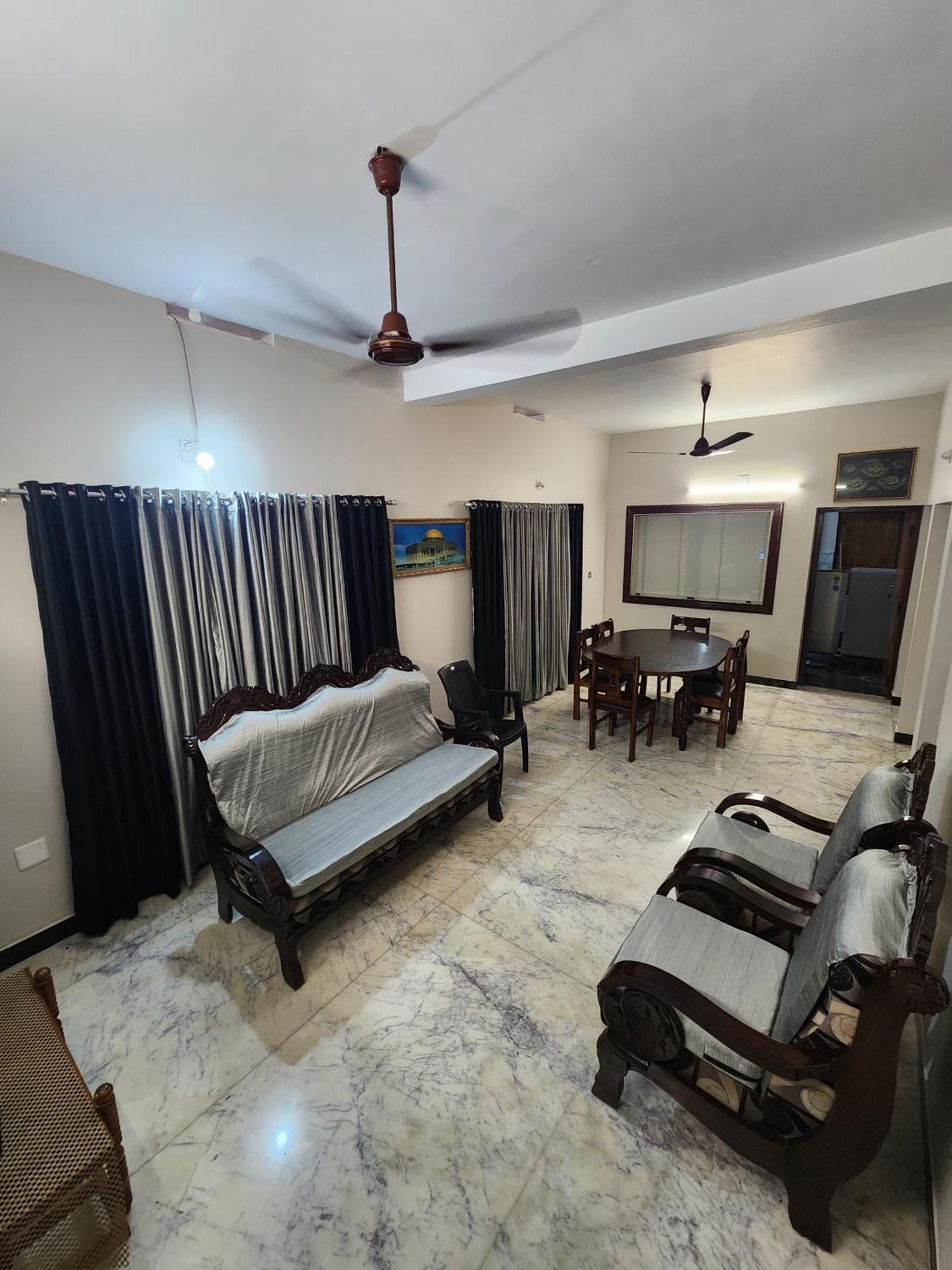 Budget Home Kochi Luaran gambar