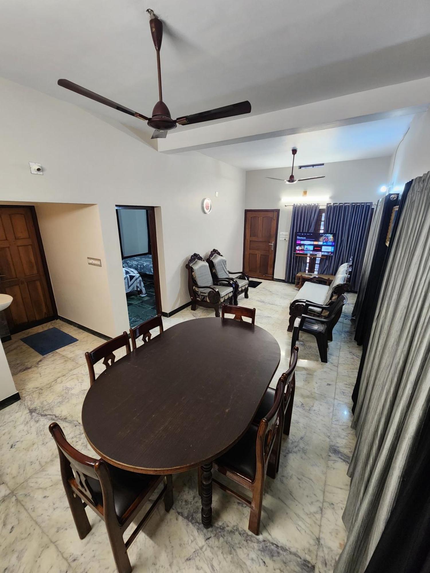 Budget Home Kochi Luaran gambar